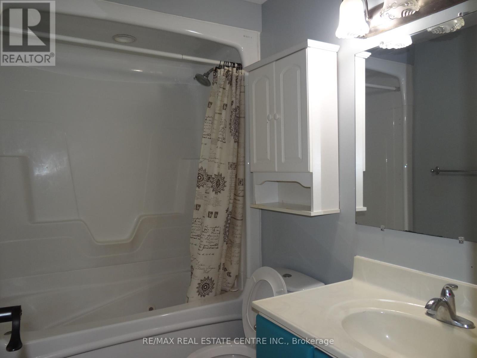 191 Kingham Road, Halton Hills (Ac Acton), Ontario  L7J 2P3 - Photo 19 - W12400317