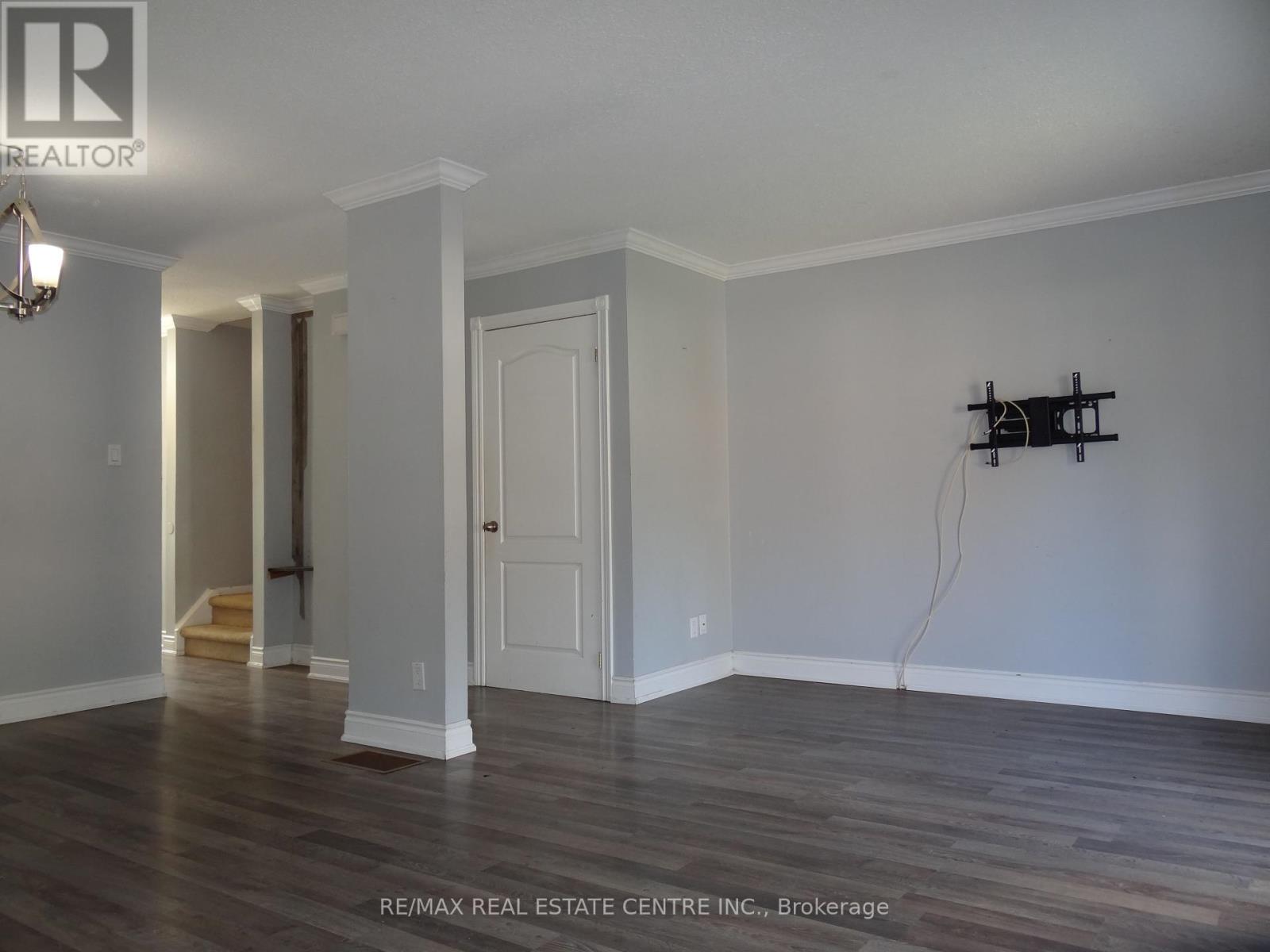 191 Kingham Road, Halton Hills (Ac Acton), Ontario  L7J 2P3 - Photo 12 - W12400317