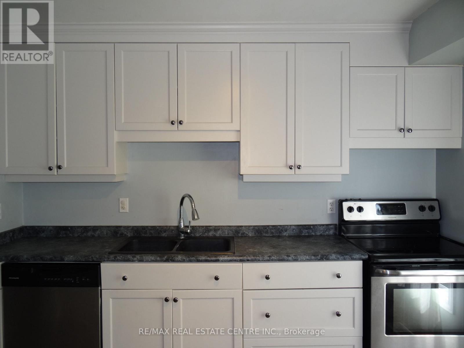 191 Kingham Road, Halton Hills (Ac Acton), Ontario  L7J 2P3 - Photo 9 - W12400317