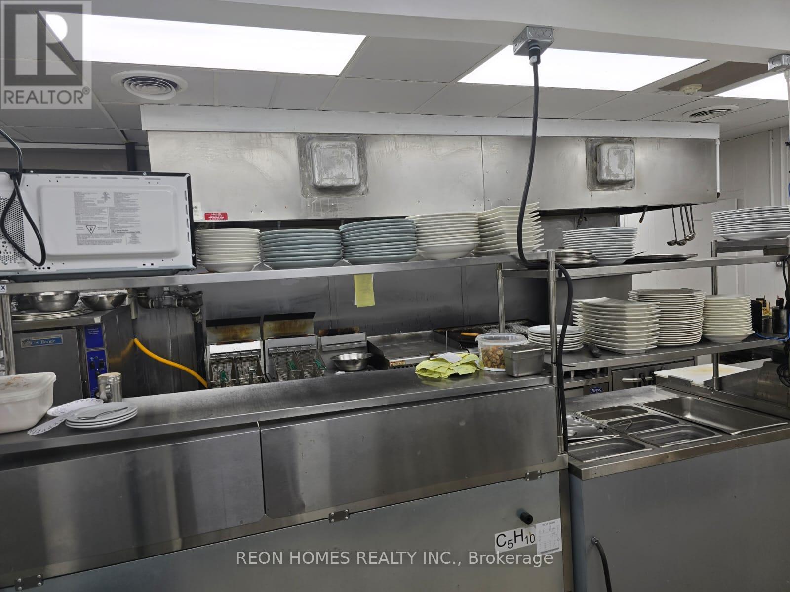 125 Peter Street, Port Hope, Ontario  L1A 1C5 - Photo 5 - X12400675