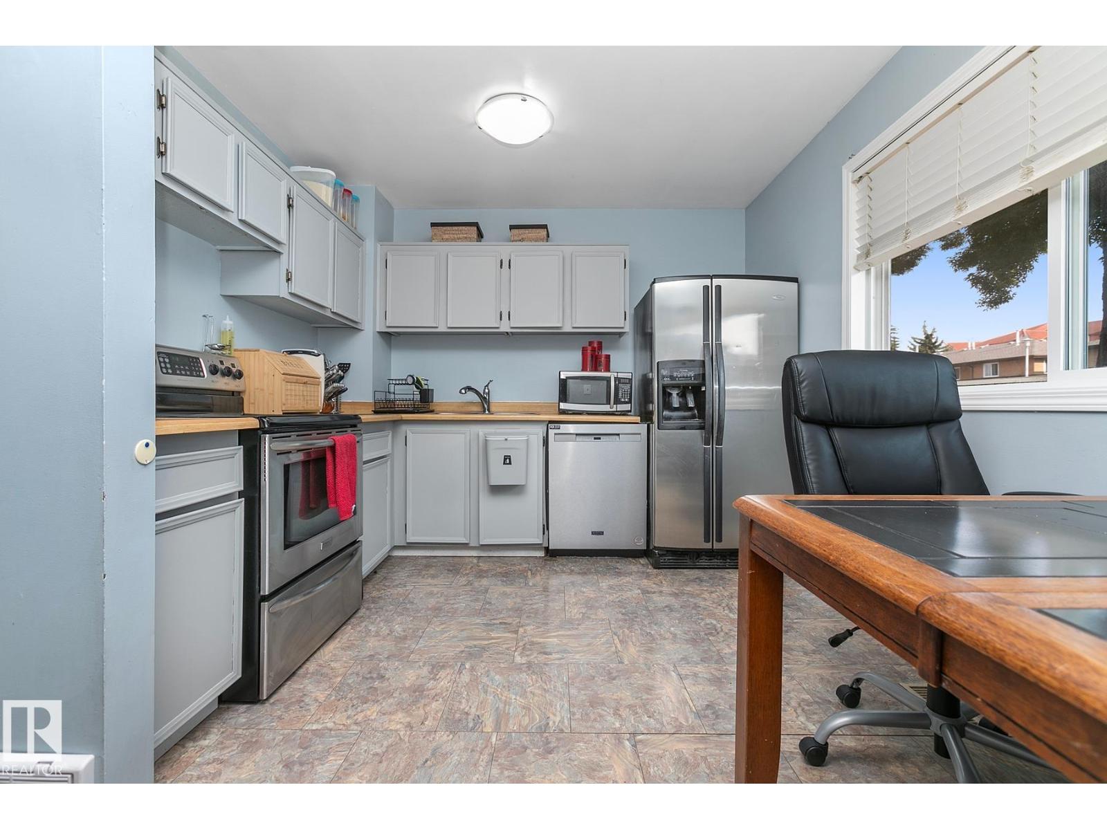 125 Woodborough Wy Nw, Edmonton, Alberta  T5Y 1N2 - Photo 4 - E4457544