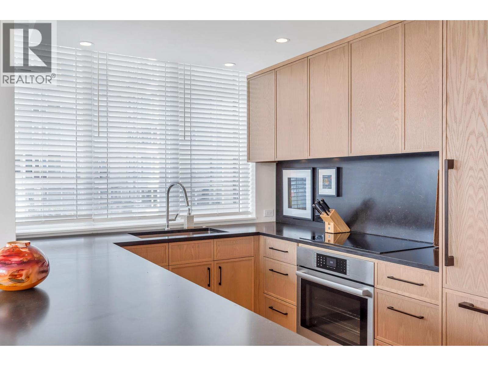 801 1328 Marinaside Crescent, Vancouver, British Columbia  V6Z 3B3 - Photo 11 - R3042284