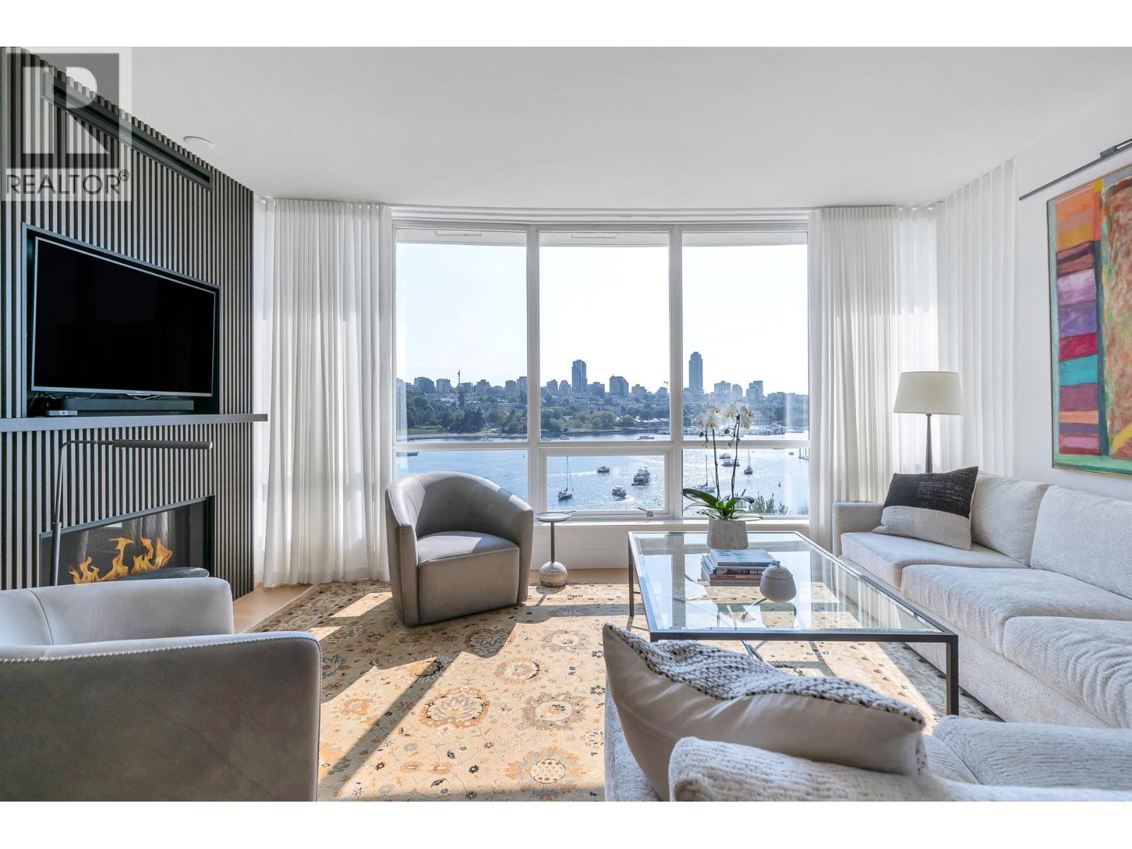 801 1328 Marinaside Crescent, Vancouver, British Columbia  V6Z 3B3 - Photo 1 - R3042284