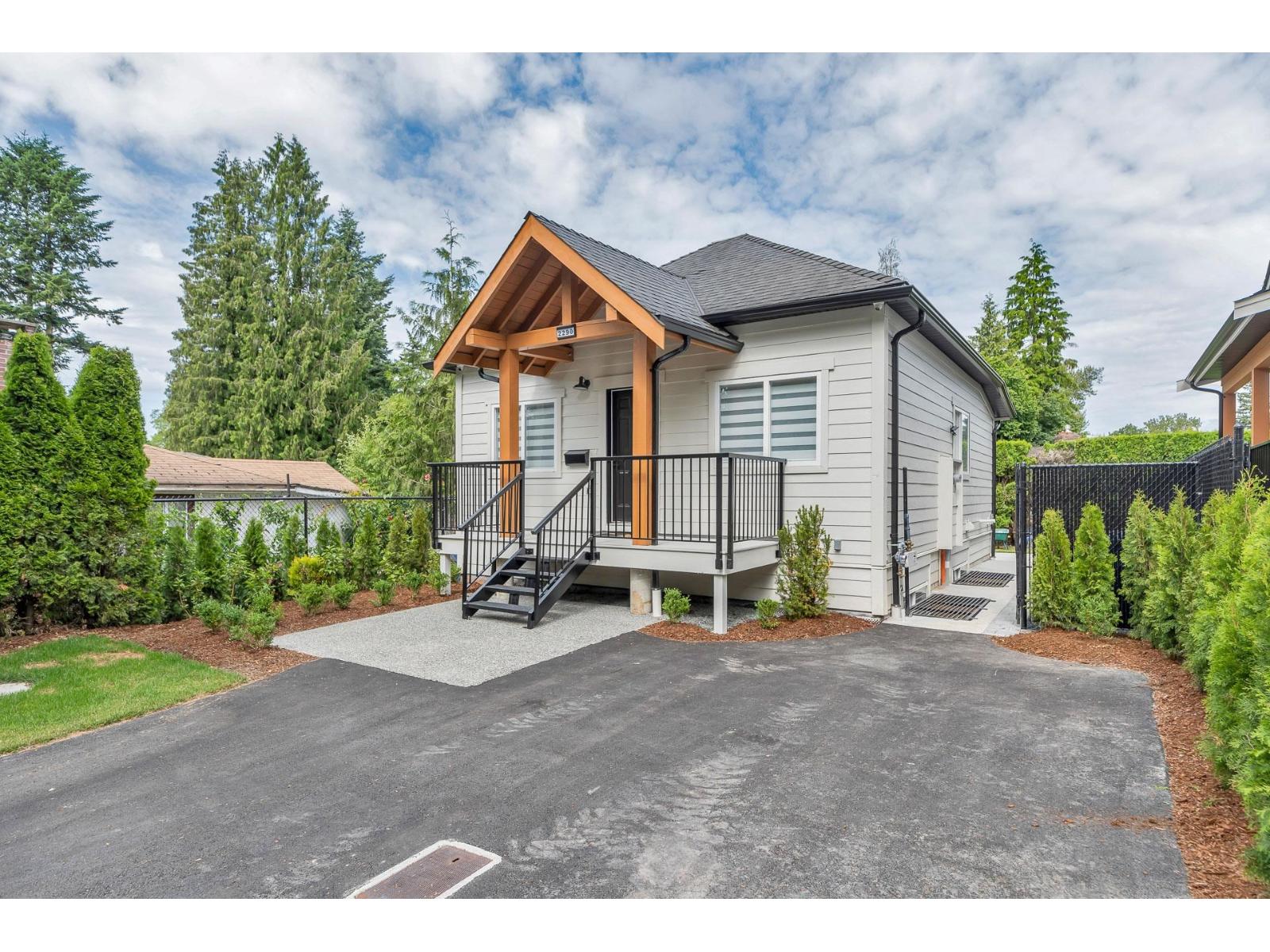 2290 Mouldstade Road, Abbotsford, British Columbia  V2S 3X4 - Photo 2 - R3046865