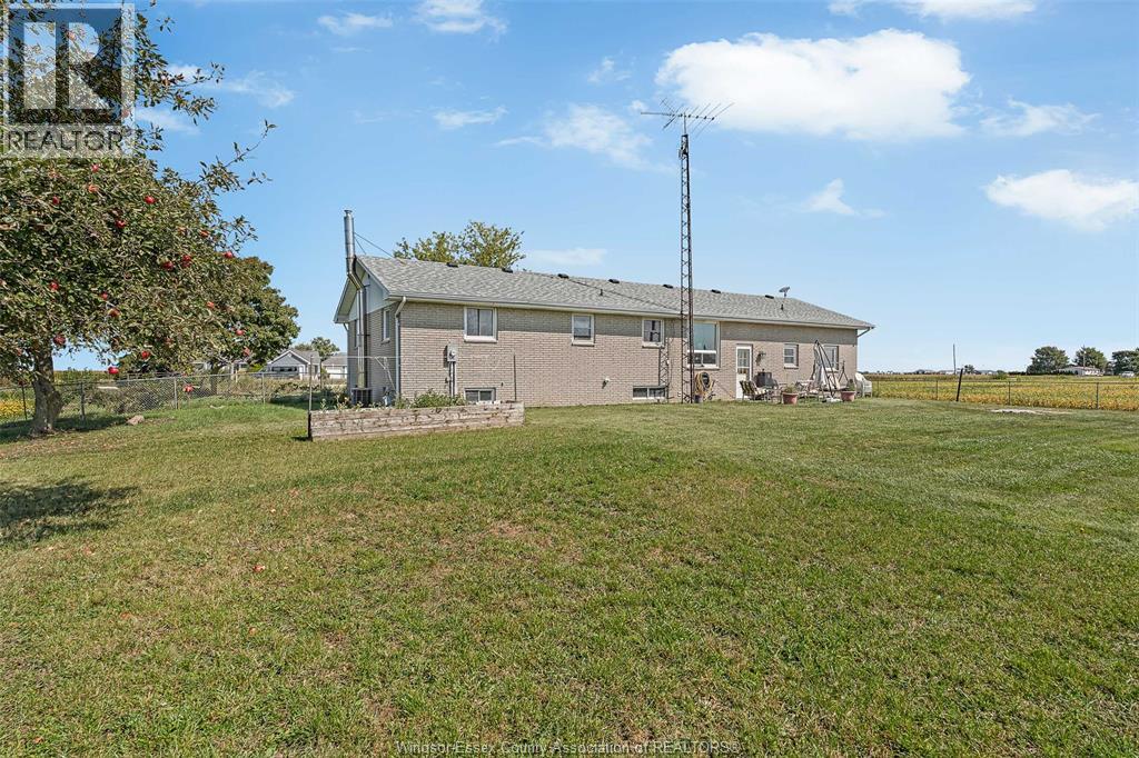 5429 Lakeshore Road 305, Comber, Ontario  N0P 1J0 - Photo 9 - 25023218