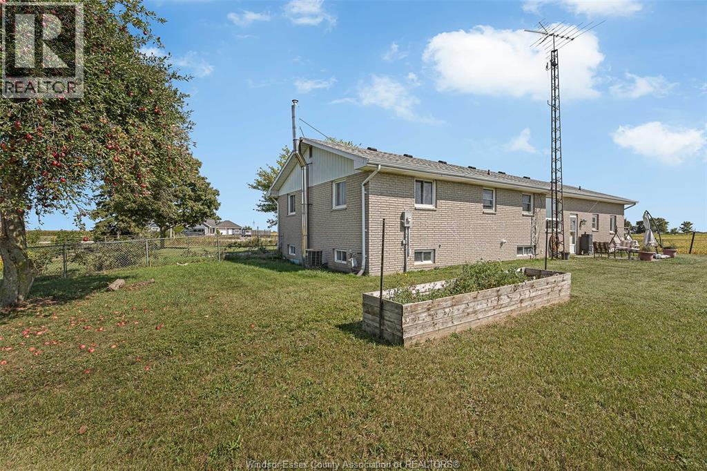 5429 Lakeshore Road 305, Comber, Ontario  N0P 1J0 - Photo 10 - 25023218