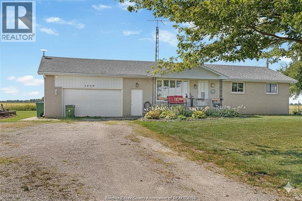 5429 Lakeshore Road 305, Comber, Ontario  N0P 1J0 - Photo 4 - 25023218