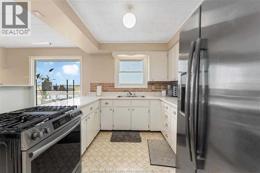 5429 Lakeshore Road 305, Comber, Ontario  N0P 1J0 - Photo 18 - 25023218