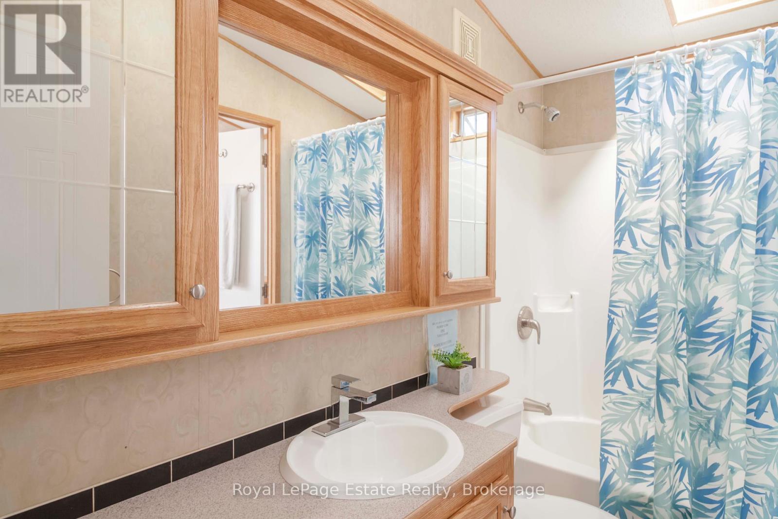 22 - 25 7th Avenue S, Native Leased Lands, Ontario  N0H 2G0 - Photo 31 - X12400890