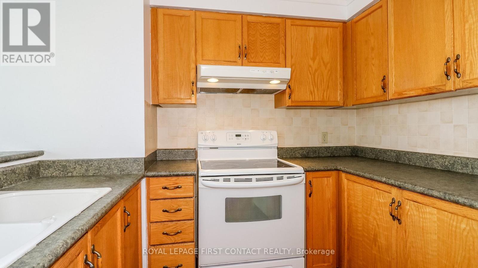 811 - 150 Dunlop Street E, Barrie, Ontario  L4M 6H1 - Photo 6 - S12329890