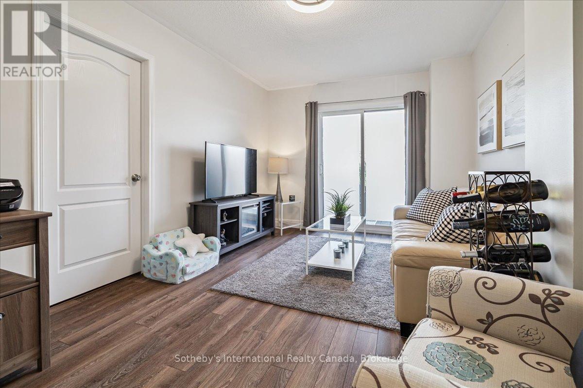 69 - 470 Beach Boulevard, Hamilton, Ontario  L8H 6X2 - Photo 5 - X12400877