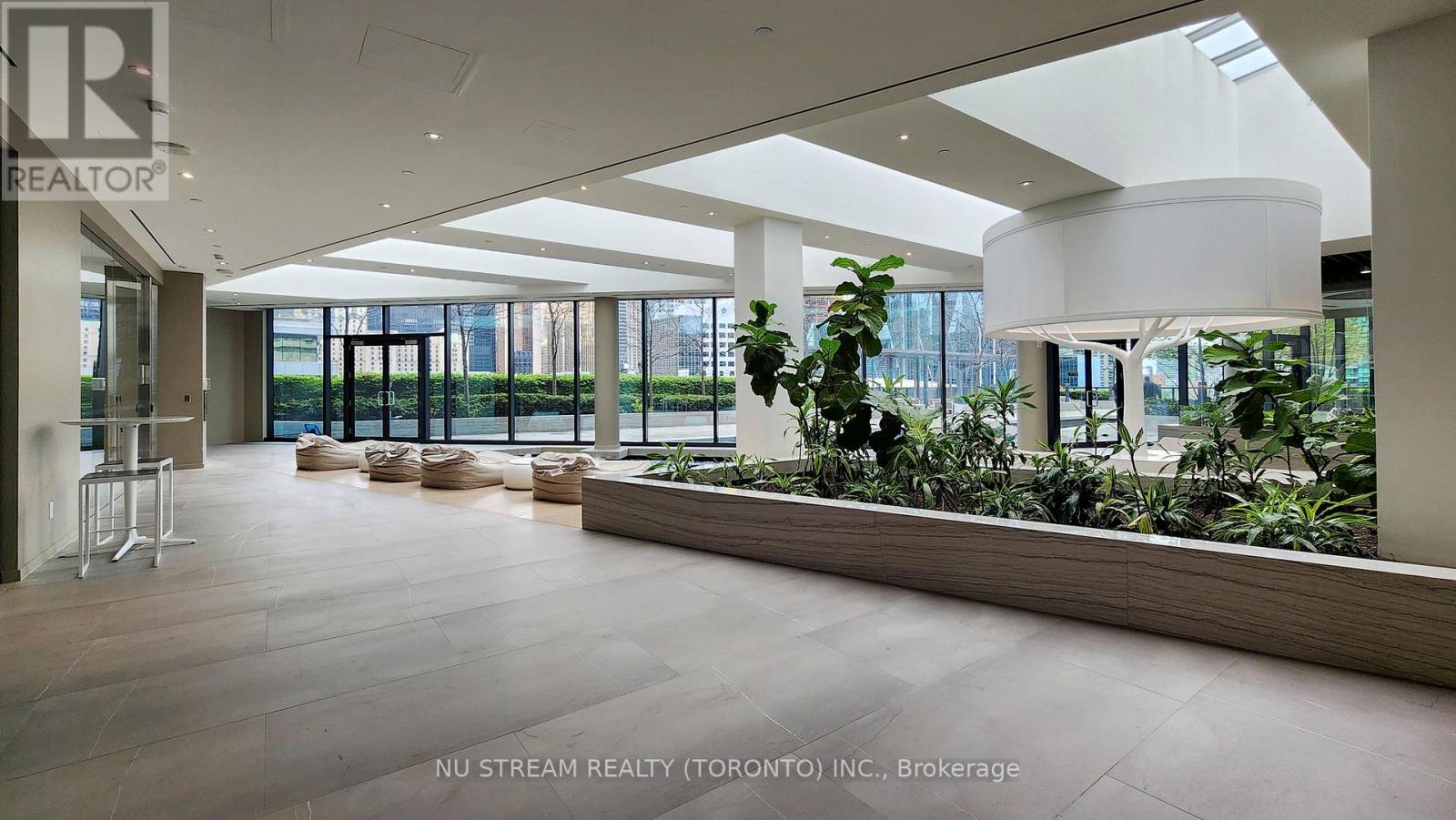 Ph101 - 100 Harbour Street, Toronto, Ontario  M5J 0B5 - Photo 35 - C12400751