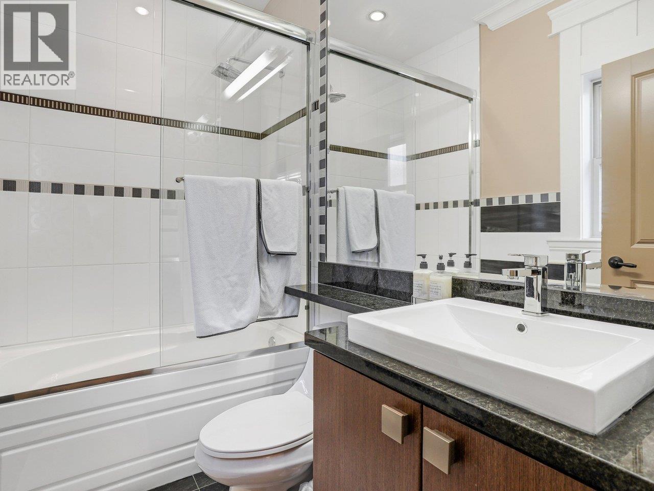 8260 Gilbert Road, Richmond, British Columbia  V7C 3W7 - Photo 25 - R3047247