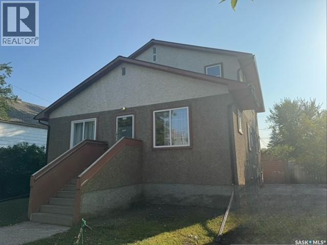 1172 107th STREET, North Battleford, Saskatchewan