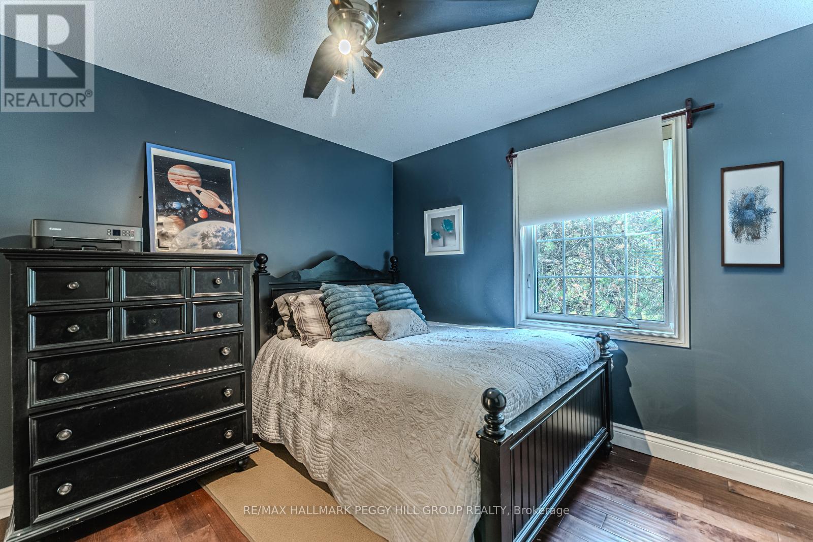 2 Mills Circle, Springwater (Midhurst), Ontario  L9X 0J7 - Photo 9 - S12400813