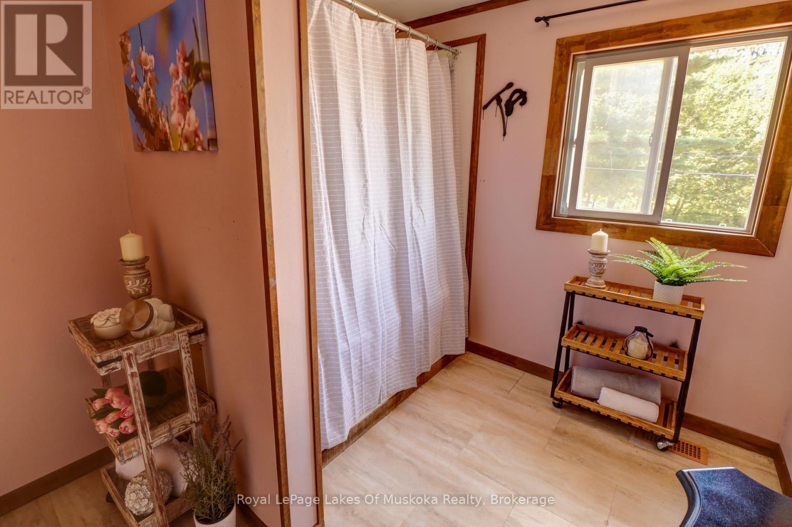 67 Silver Street, Huntsville, Ontario  P1H 1M2 - Photo 18 - X12354091