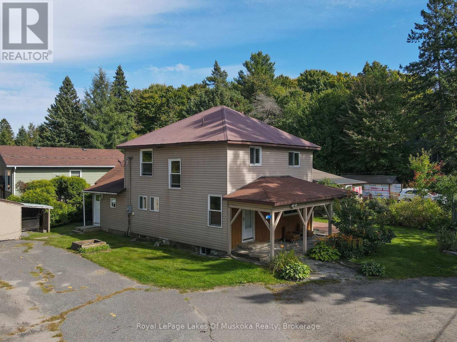 67 Silver Street, Huntsville, Ontario  P1H 1M2 - Photo 3 - X12354091