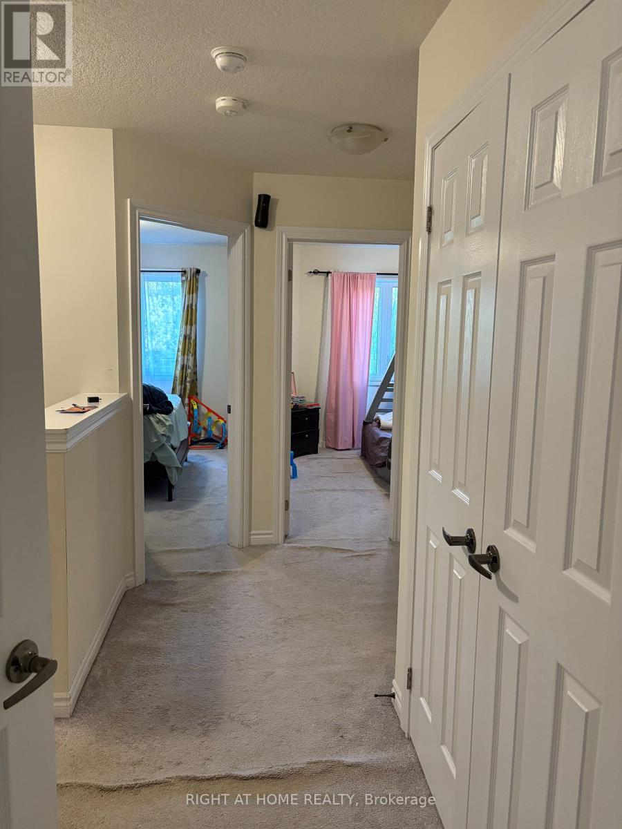 121 Scarletwood Street, Hamilton, Ontario  L8J 0K8 - Photo 15 - X12394847