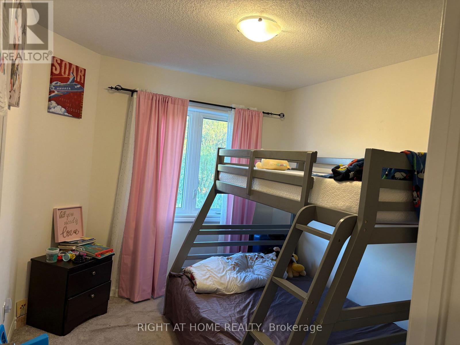 121 Scarletwood Street, Hamilton, Ontario  L8J 0K8 - Photo 7 - X12394847