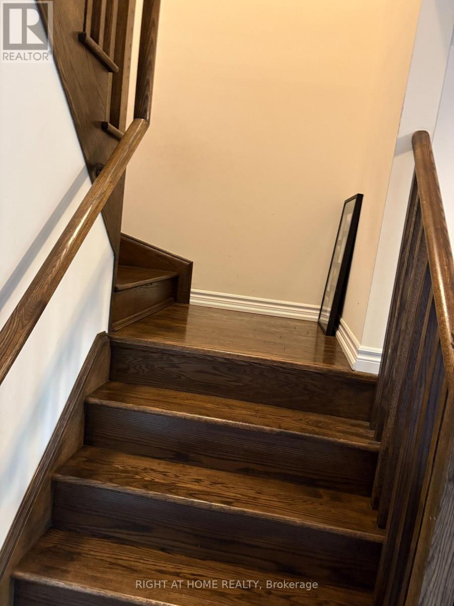 121 Scarletwood Street, Hamilton, Ontario  L8J 0K8 - Photo 2 - X12394847