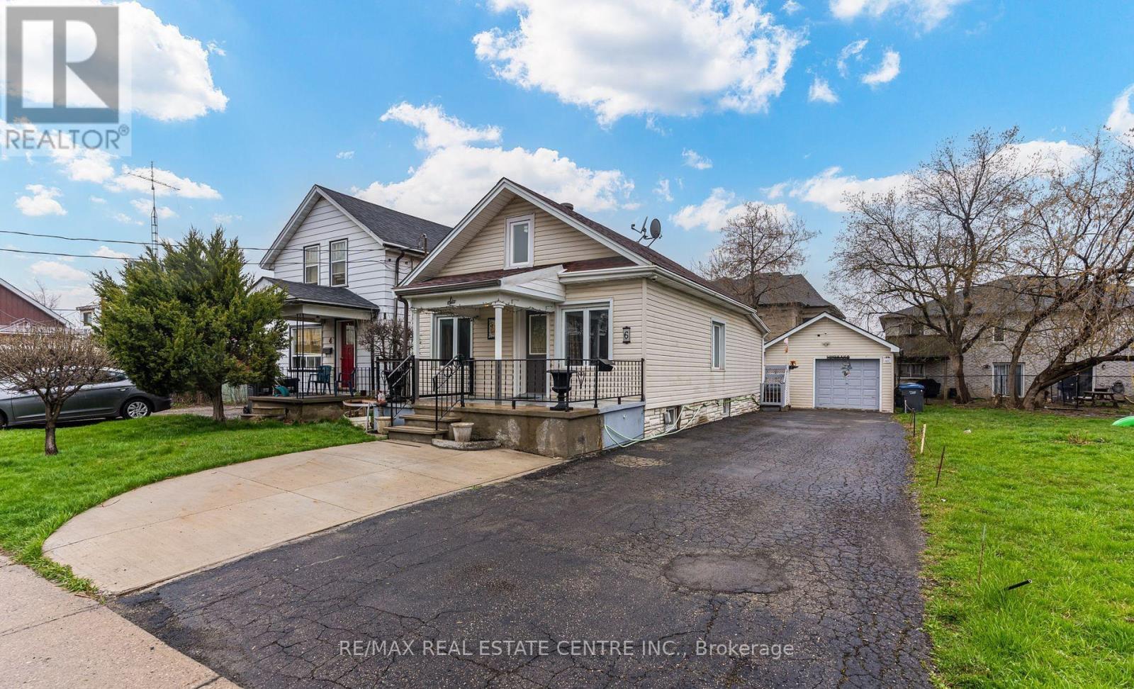6 EASTERN AVENUE, Brampton, Ontario