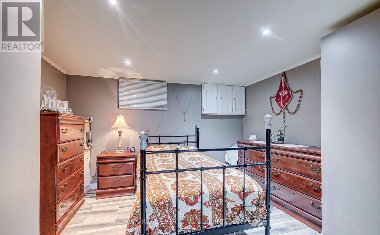 6 Eastern Avenue, Brampton (Queen Street Corridor), Ontario  L6W 1X6 - Photo 16 - W12400737