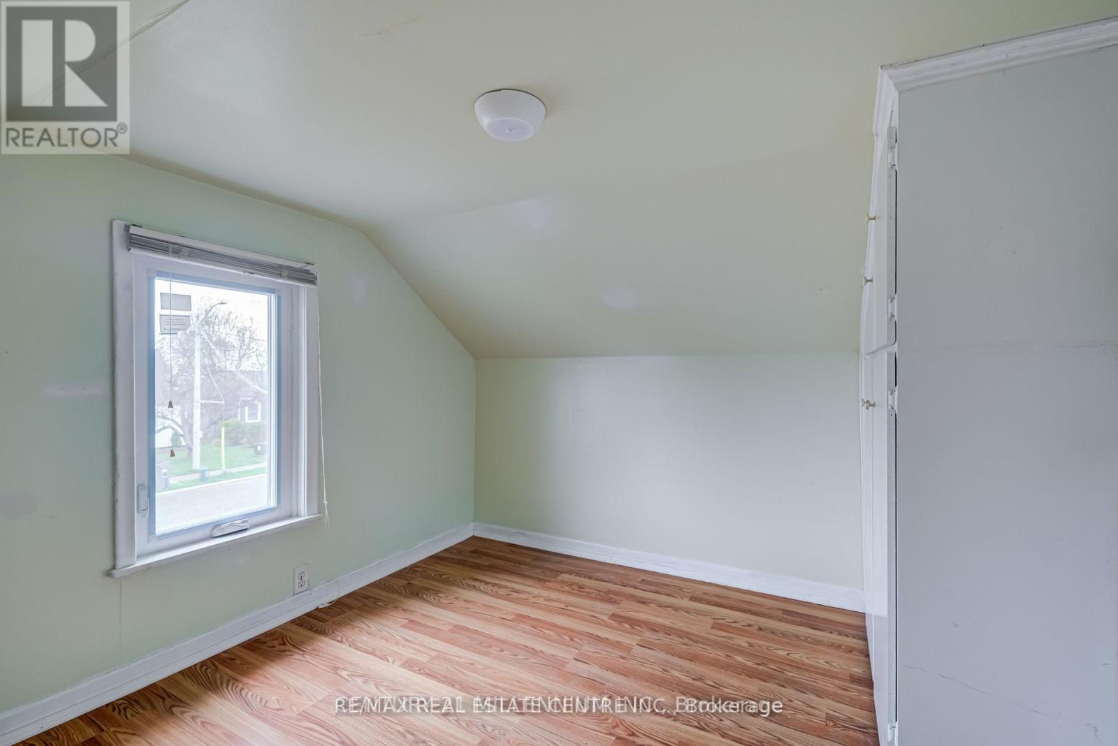 6 Eastern Avenue, Brampton (Queen Street Corridor), Ontario  L6W 1X6 - Photo 20 - W12400737