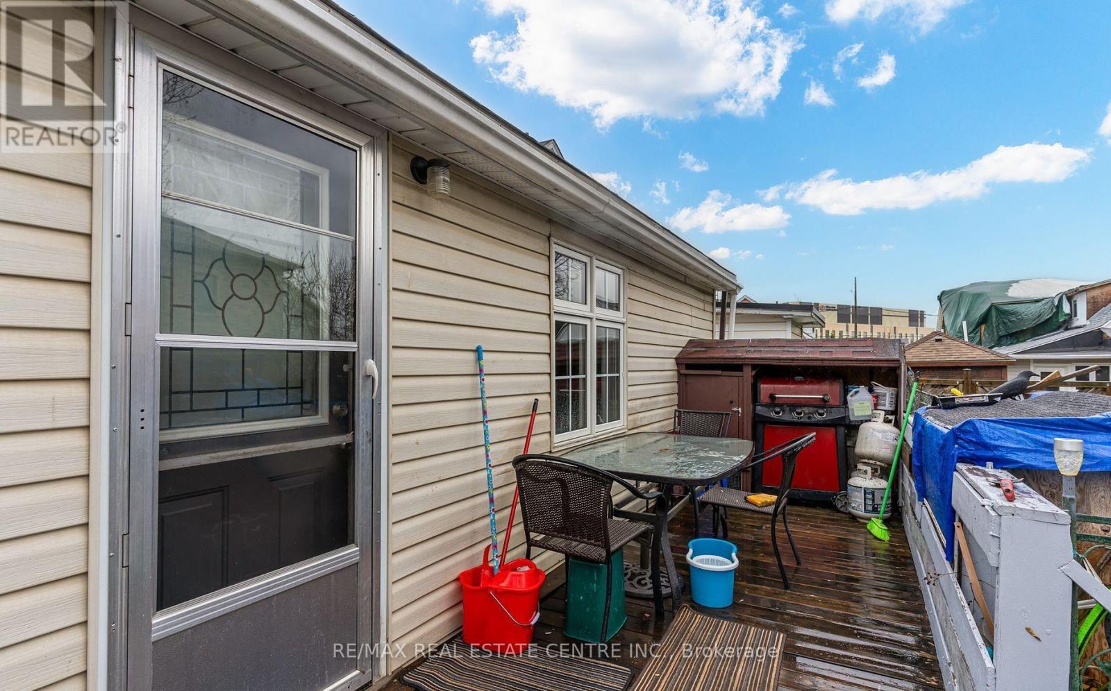 6 Eastern Avenue, Brampton (Queen Street Corridor), Ontario  L6W 1X6 - Photo 21 - W12400737