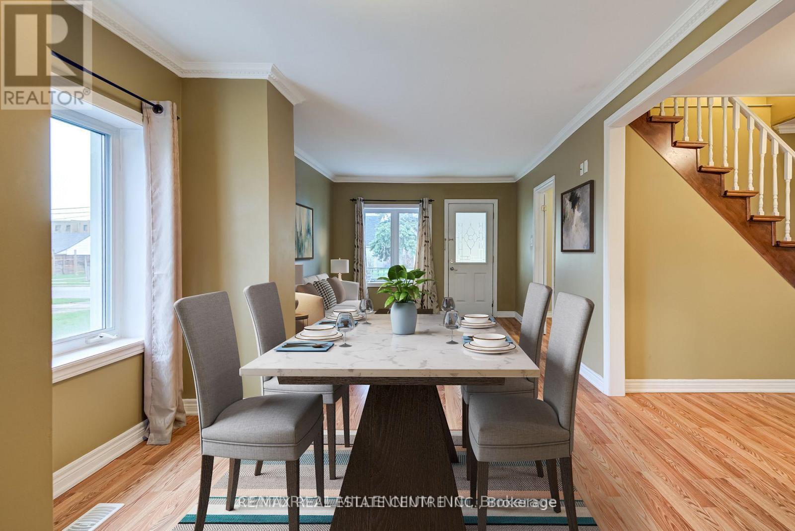 6 Eastern Avenue, Brampton (Queen Street Corridor), Ontario  L6W 1X6 - Photo 4 - W12400737
