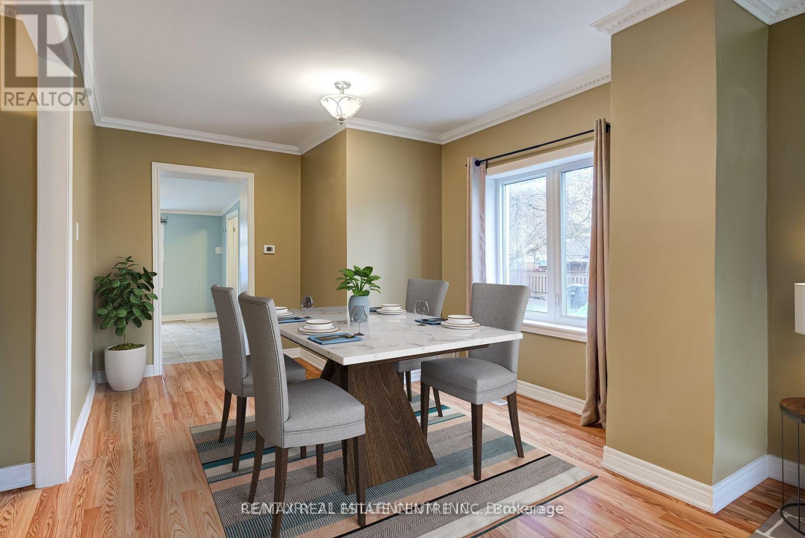 6 Eastern Avenue, Brampton (Queen Street Corridor), Ontario  L6W 1X6 - Photo 5 - W12400737