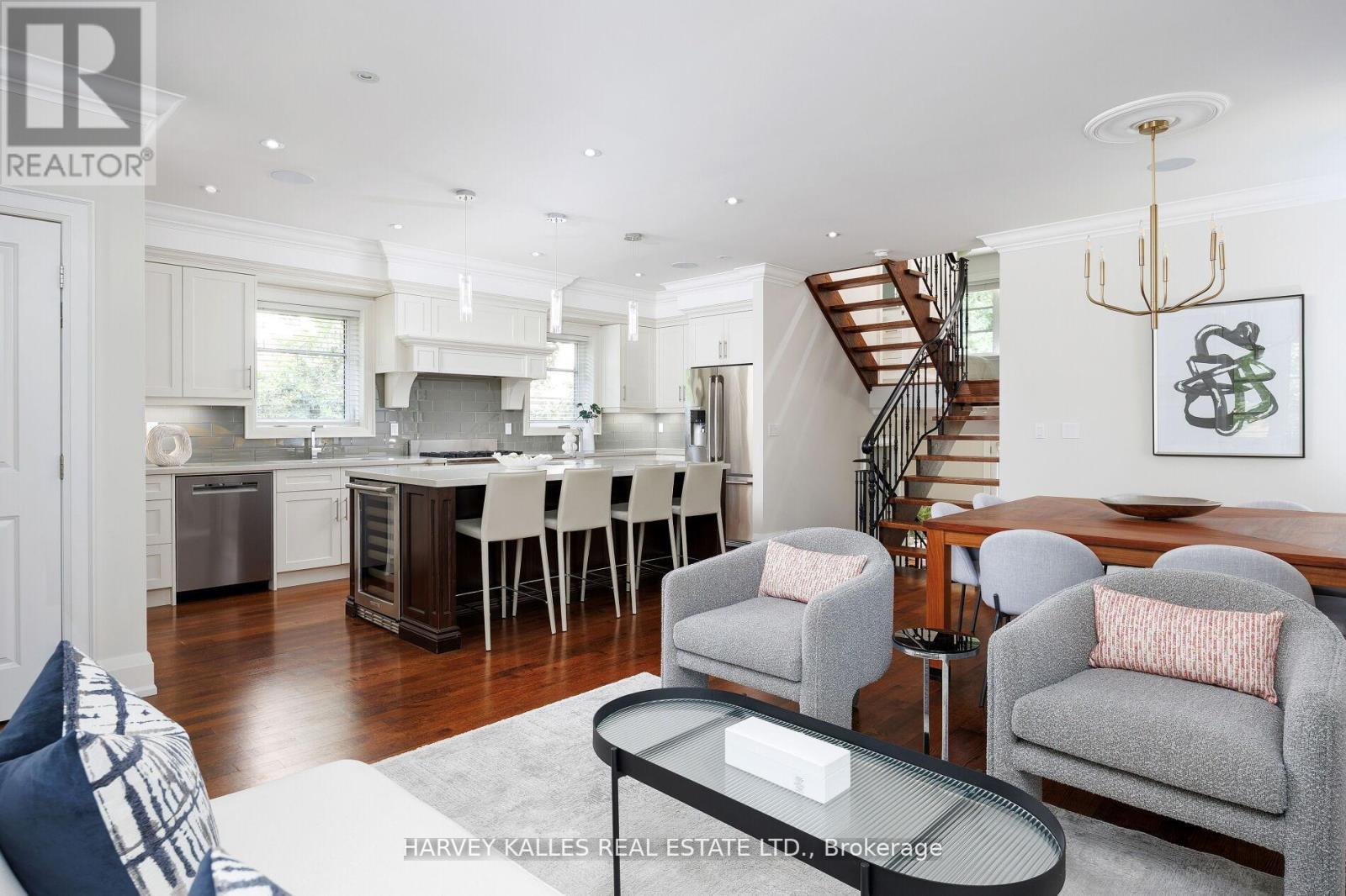 38 Westmount Park Road, Toronto, Ontario  M9P 1R6 - Photo 10 - W12400752