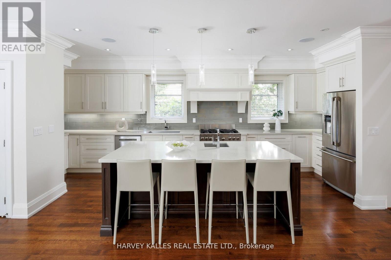 38 Westmount Park Road, Toronto, Ontario  M9P 1R6 - Photo 11 - W12400752