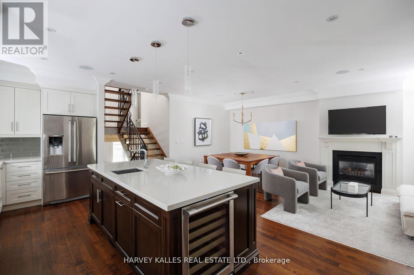 38 Westmount Park Road, Toronto, Ontario  M9P 1R6 - Photo 12 - W12400752