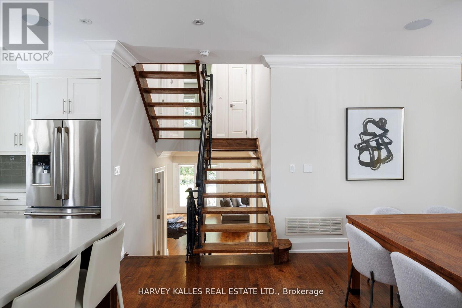 38 Westmount Park Road, Toronto, Ontario  M9P 1R6 - Photo 14 - W12400752