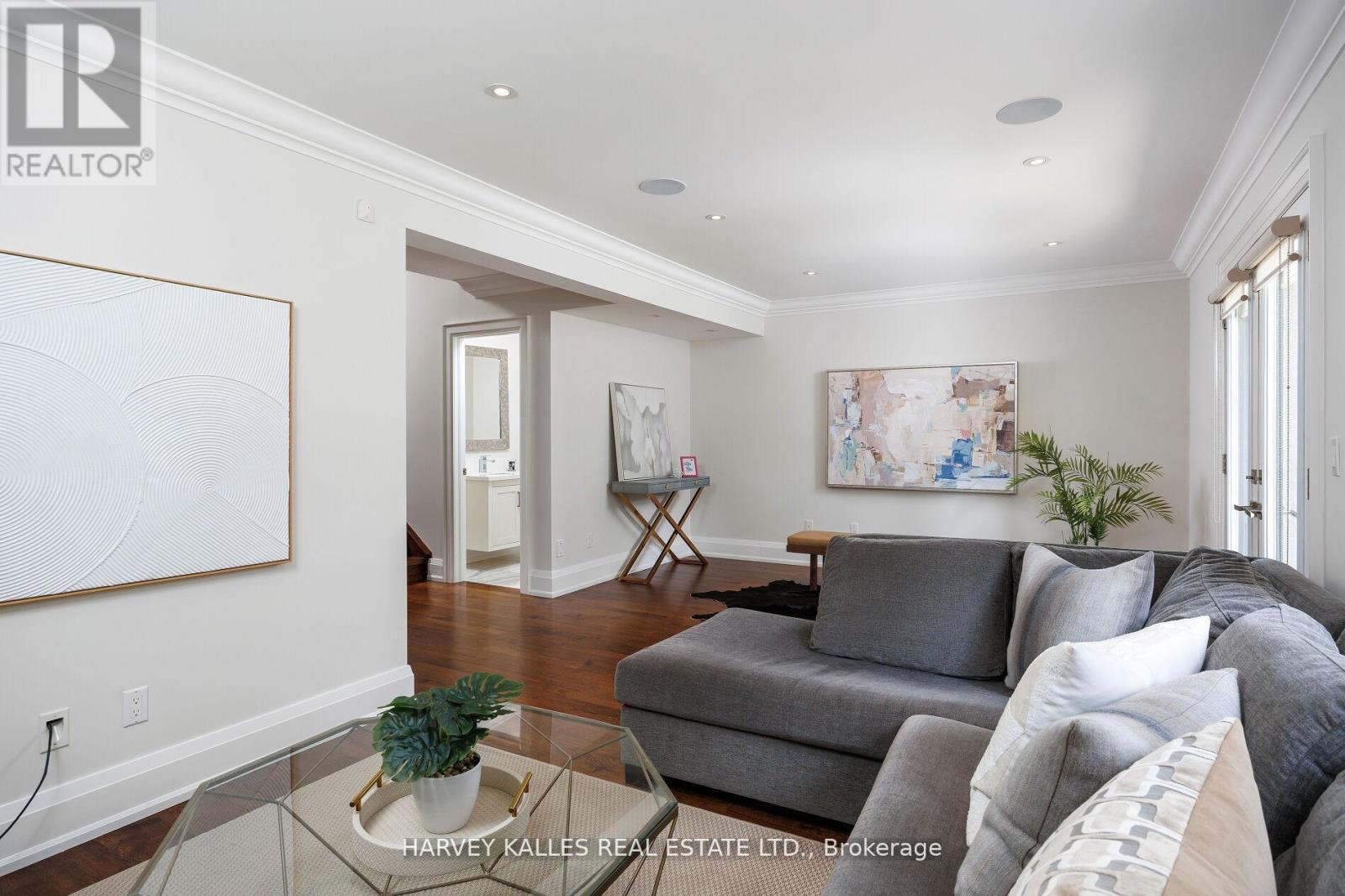 38 Westmount Park Road, Toronto, Ontario  M9P 1R6 - Photo 17 - W12400752