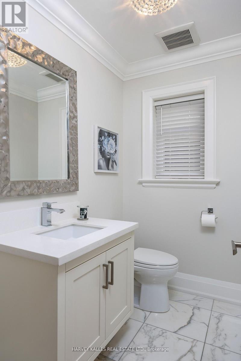 38 Westmount Park Road, Toronto, Ontario  M9P 1R6 - Photo 18 - W12400752