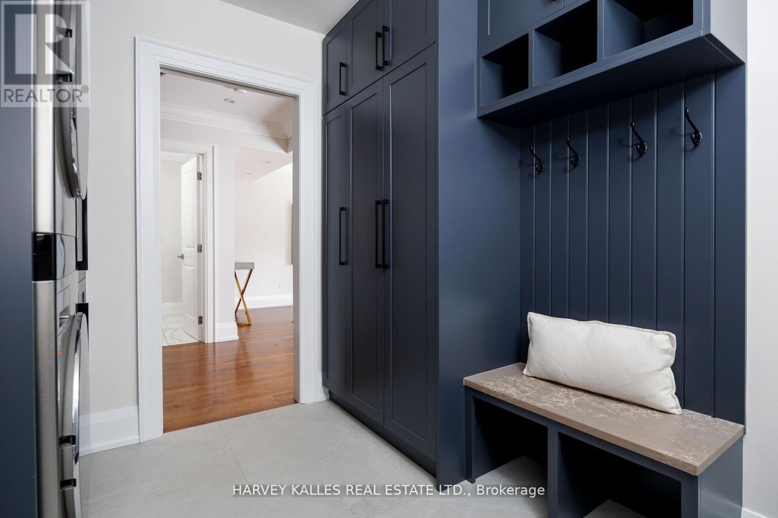 38 Westmount Park Road, Toronto, Ontario  M9P 1R6 - Photo 27 - W12400752