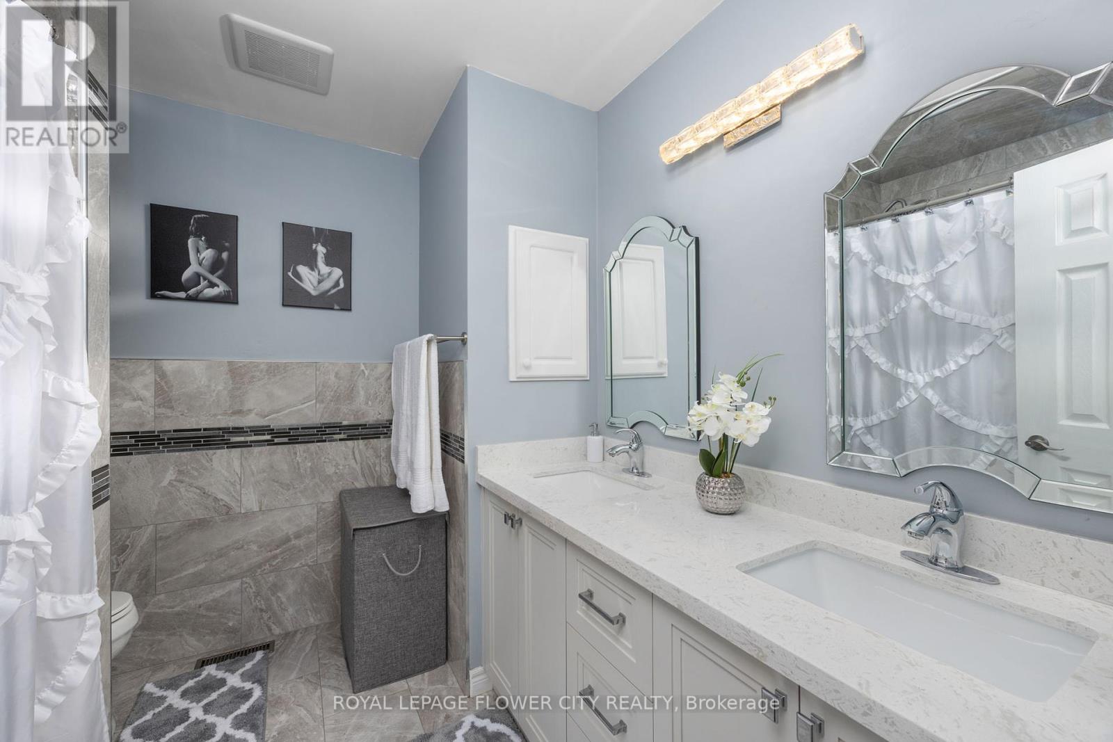 28 Bearwood Street, Brampton (Fletcher's Meadow), Ontario  L7A 1Y8 - Photo 24 - W12400763