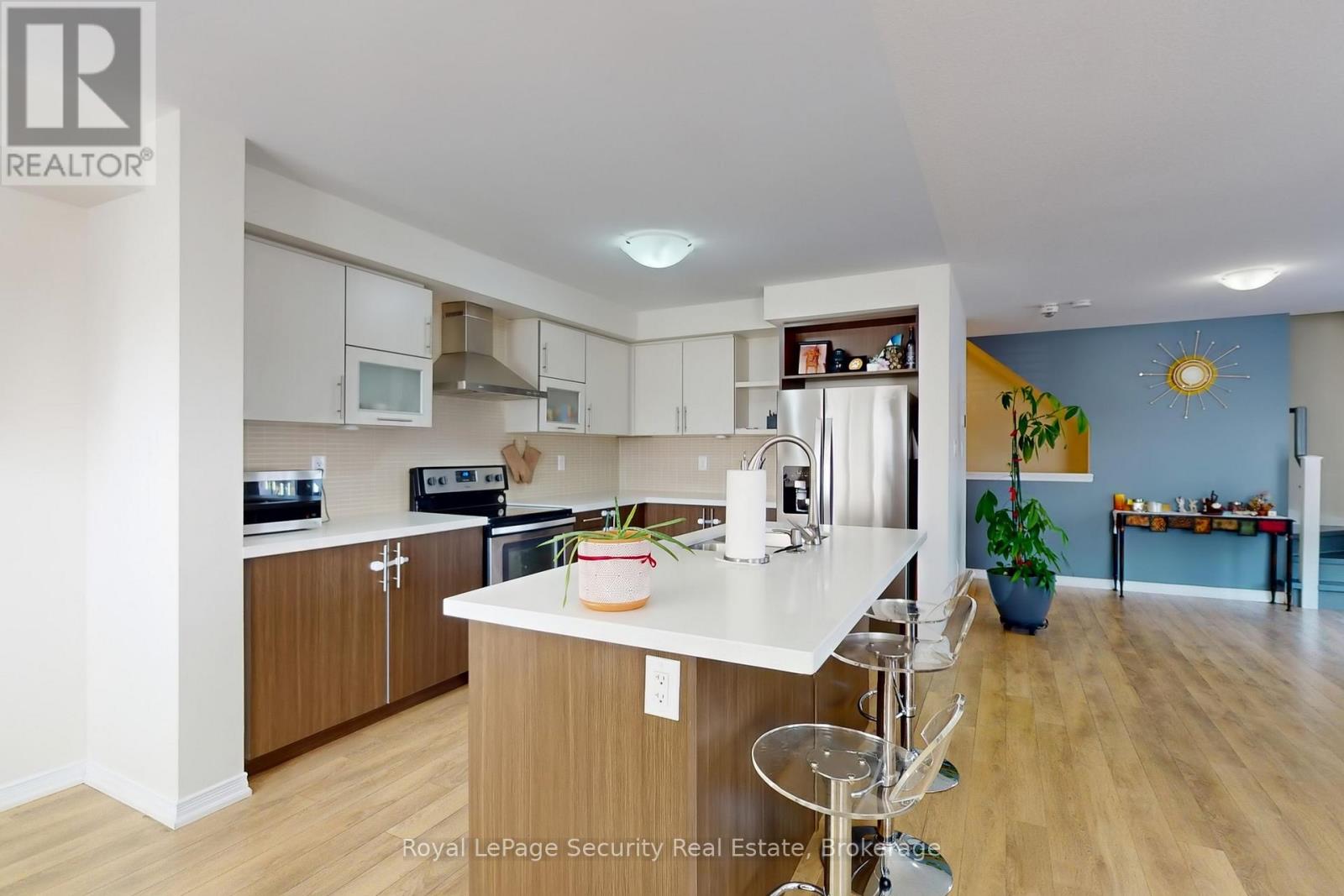 55 Golden Springs Drive, Brampton, Ontario  L7A 0C7 - Photo 17 - W12400781