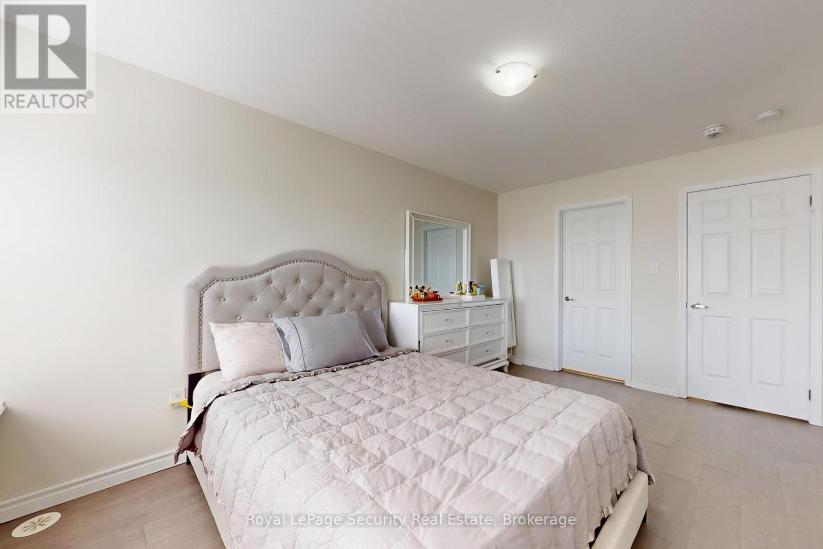 55 Golden Springs Drive, Brampton, Ontario  L7A 0C7 - Photo 32 - W12400781