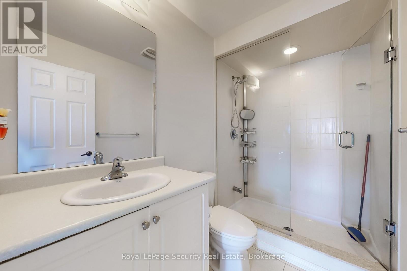 55 Golden Springs Drive, Brampton, Ontario  L7A 0C7 - Photo 33 - W12400781