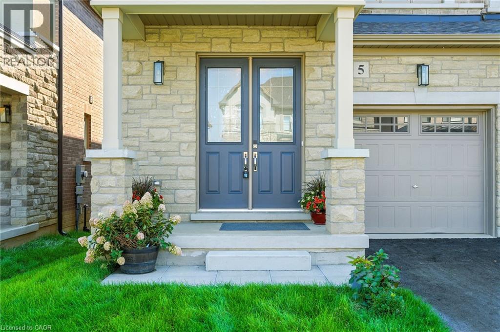 5 Cherry Blossom Heights, Hamilton, Ontario  L9B 0E9 - Photo 3 - 40767892