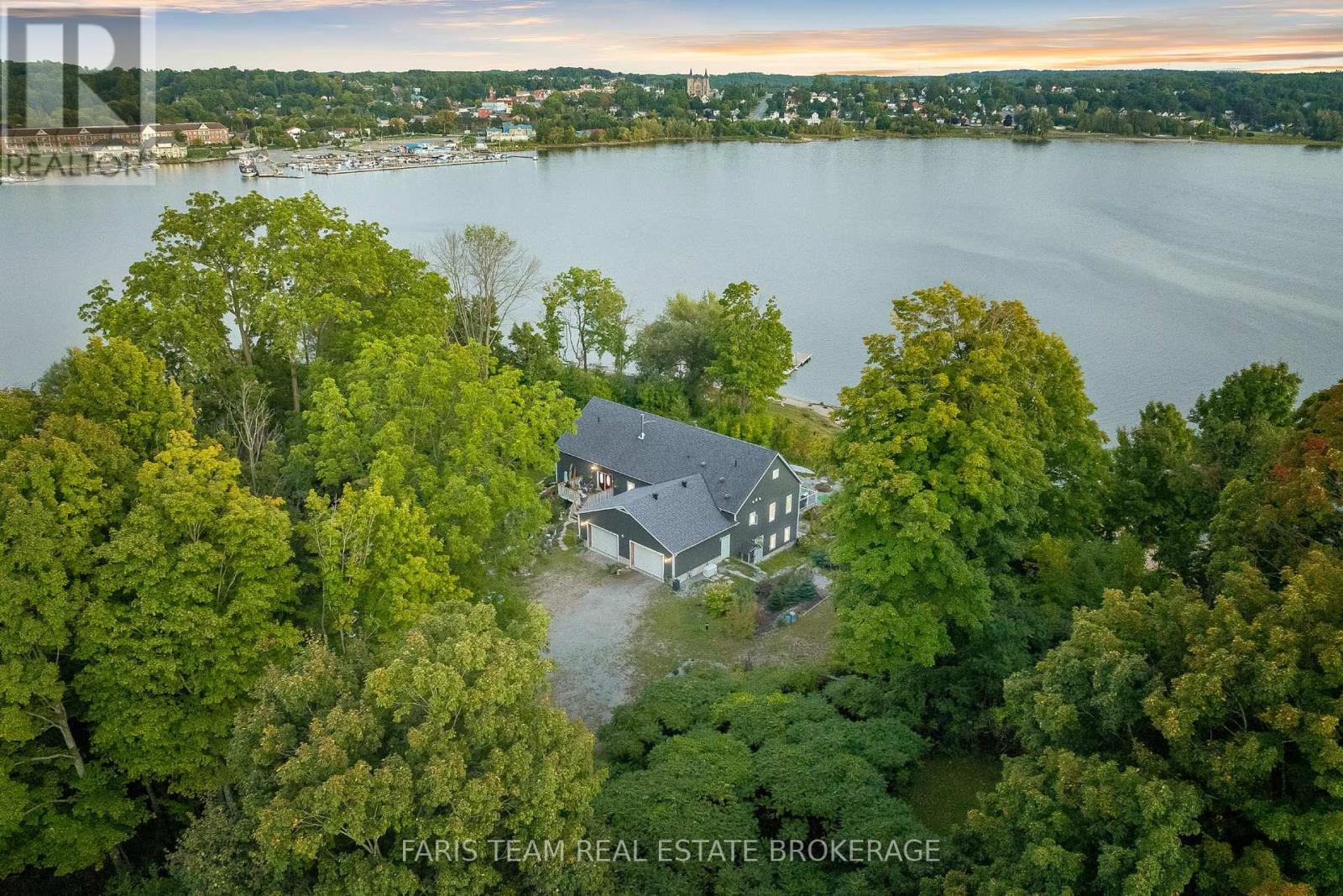 243 CHAMPLAIN ROAD, Penetanguishene, Ontario