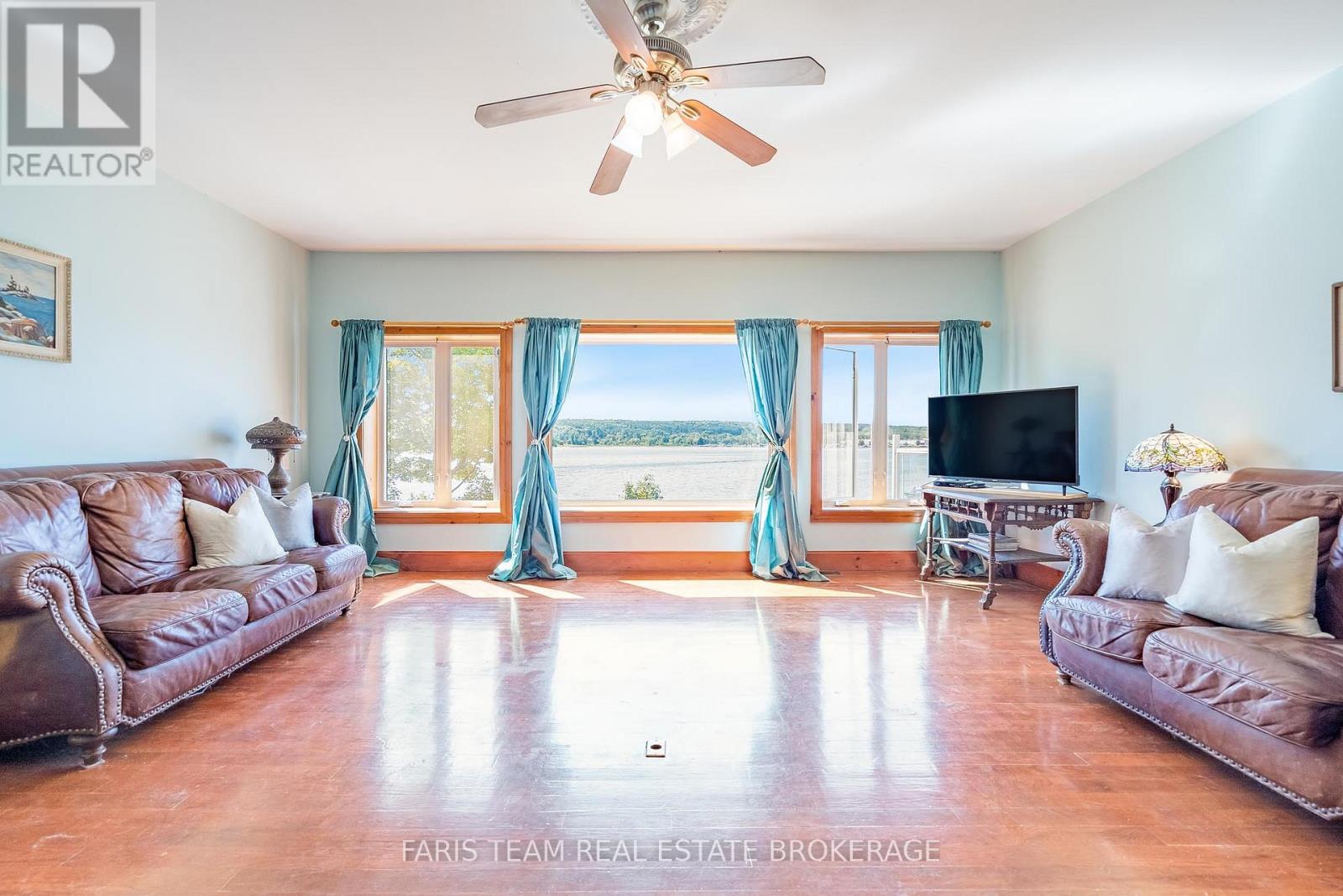 243 Champlain Road, Penetanguishene, Ontario  L9M 1S2 - Photo 17 - S12366105