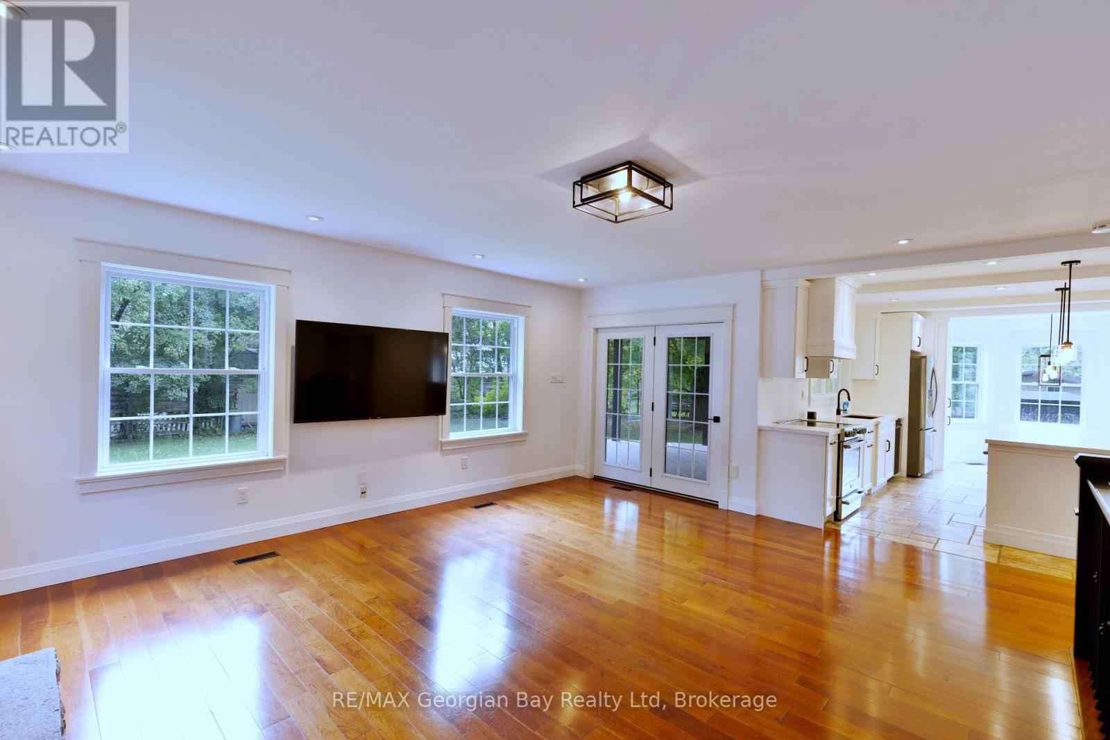 105 Duckworth Street, Barrie, Ontario  L4M 3V9 - Photo 15 - S12400992