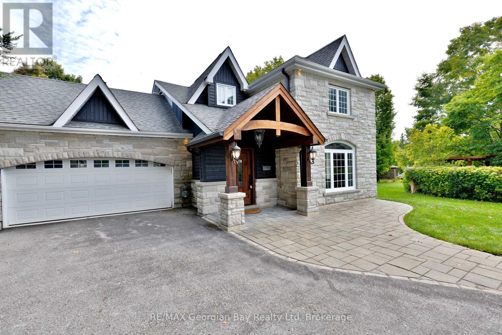Property at 105 DUCKWORTH STREET image 2