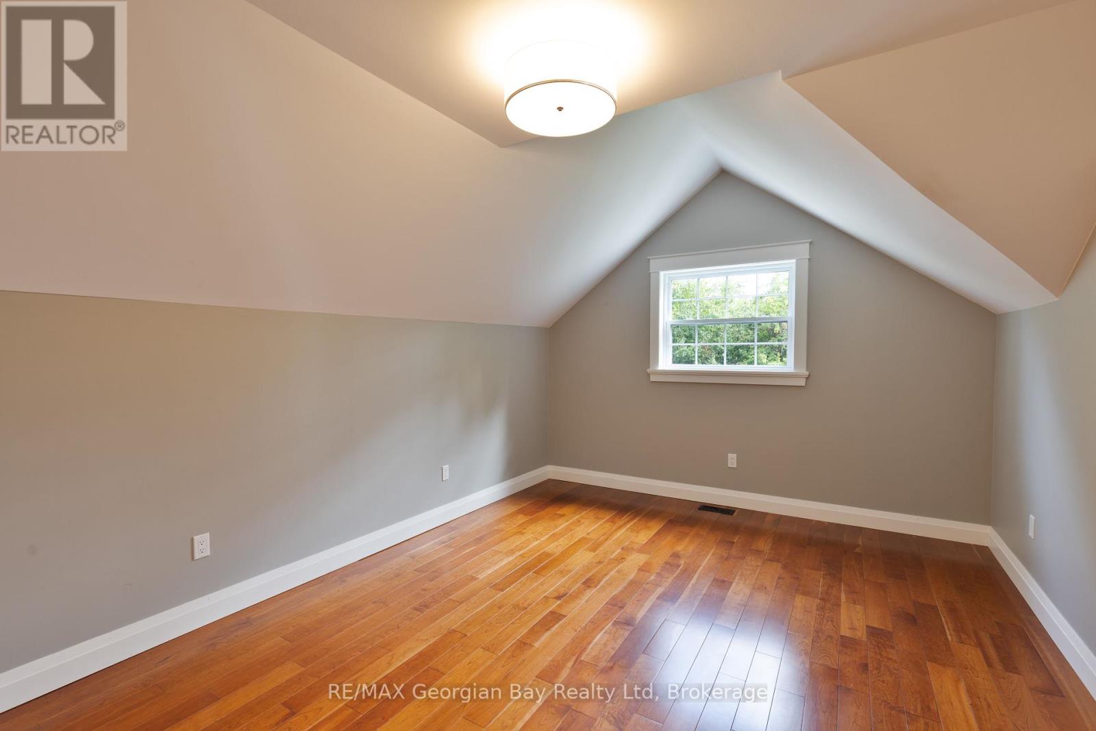 105 Duckworth Street, Barrie, Ontario  L4M 3V9 - Photo 22 - S12400992