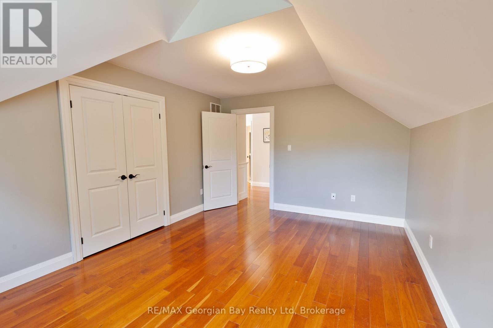 105 Duckworth Street, Barrie, Ontario  L4M 3V9 - Photo 23 - S12400992