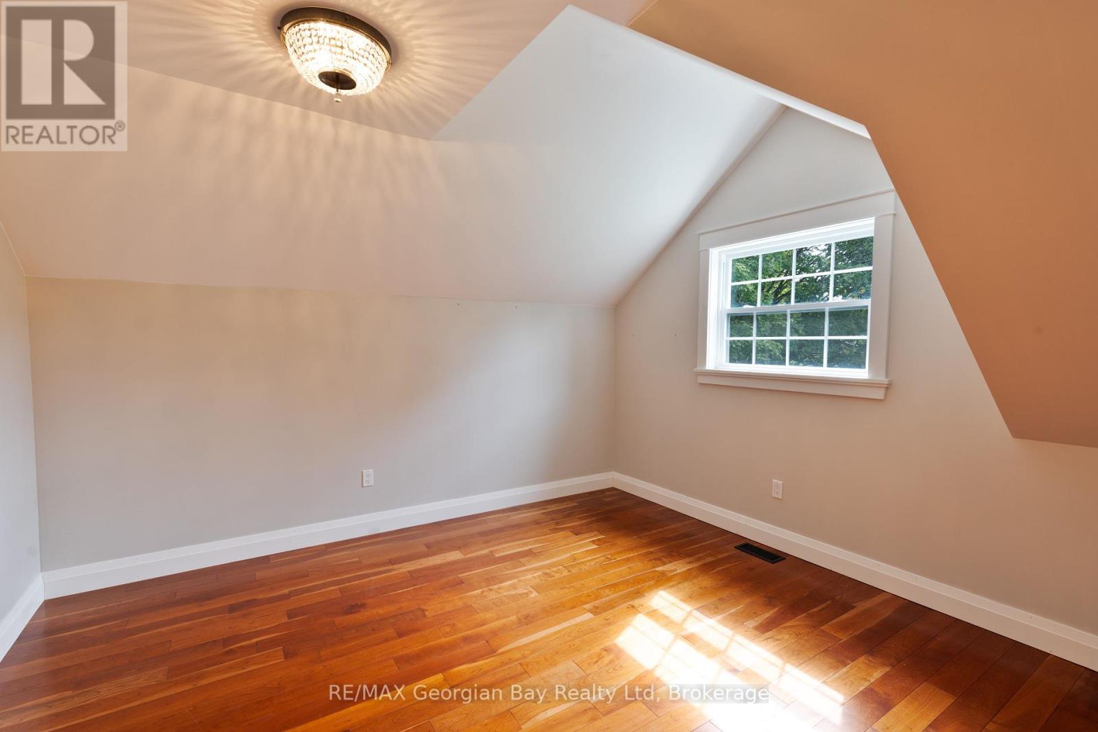 105 Duckworth Street, Barrie, Ontario  L4M 3V9 - Photo 24 - S12400992