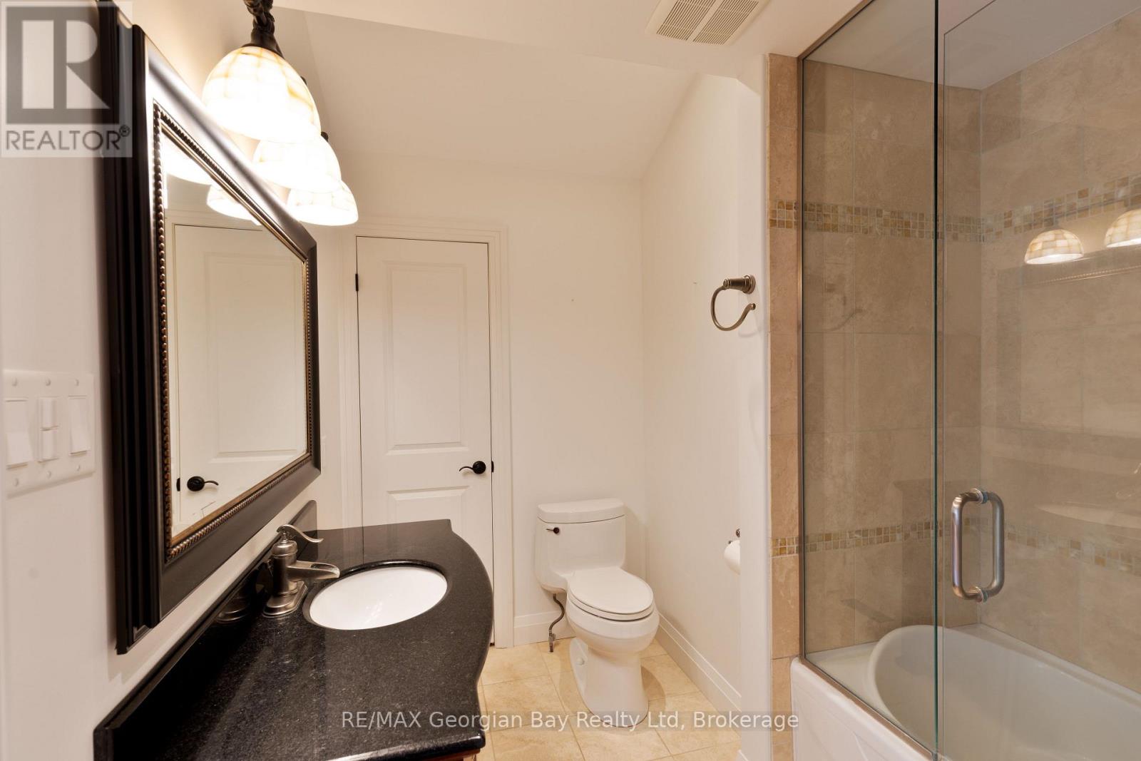 105 Duckworth Street, Barrie, Ontario  L4M 3V9 - Photo 26 - S12400992